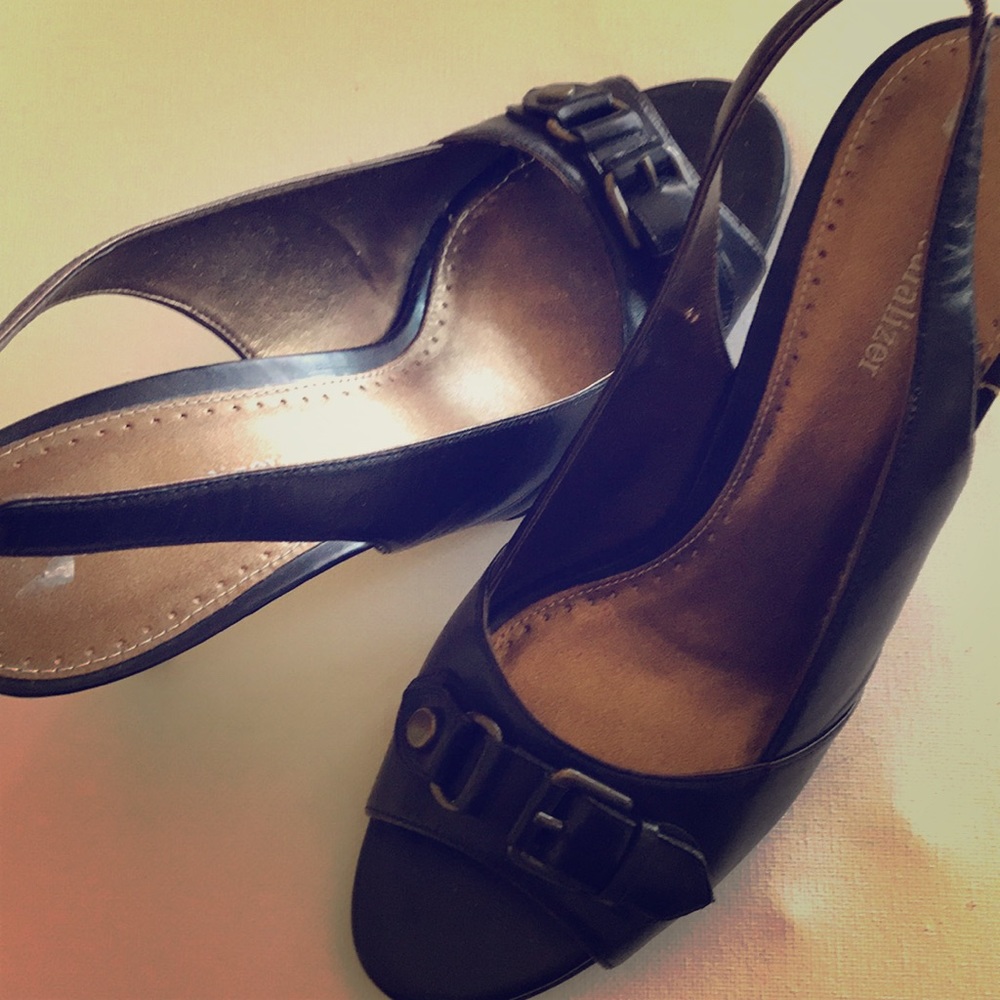 Naturalizer Black pumps